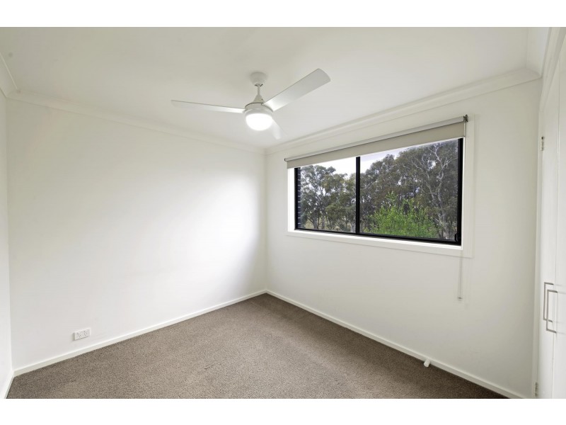 8/4 Annie Douglas Street, Casey ACT 2913