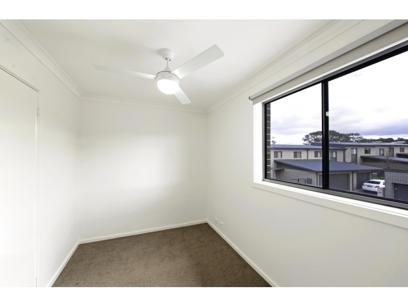 8/4 Annie Douglas Street, Casey ACT 2913