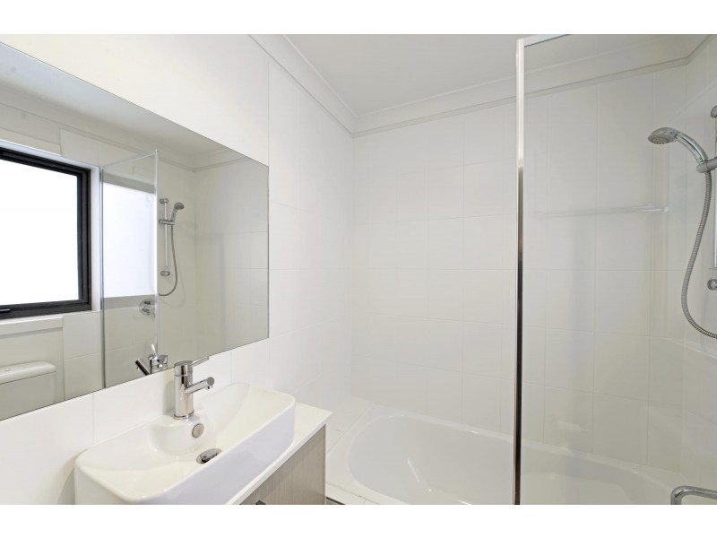 8/4 Annie Douglas Street, Casey ACT 2913