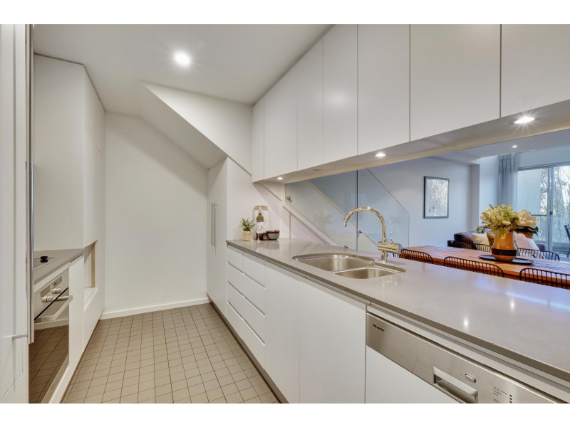 24/36 Canberra Avenue, Forrest ACT 2603