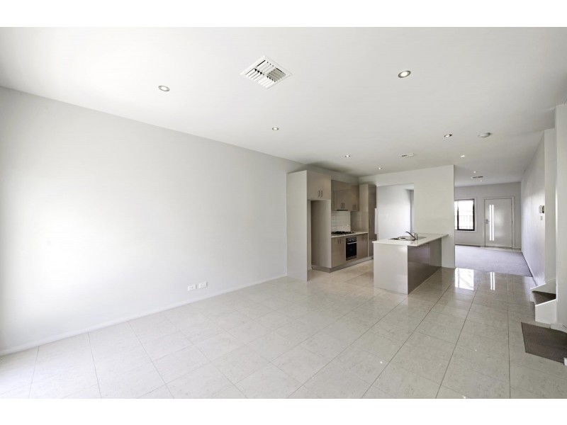 10/16 Ray Ellis Crescent, Forde ACT 2914