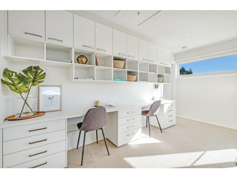 5 Leslie Dwyer Street, Forde ACT 2914