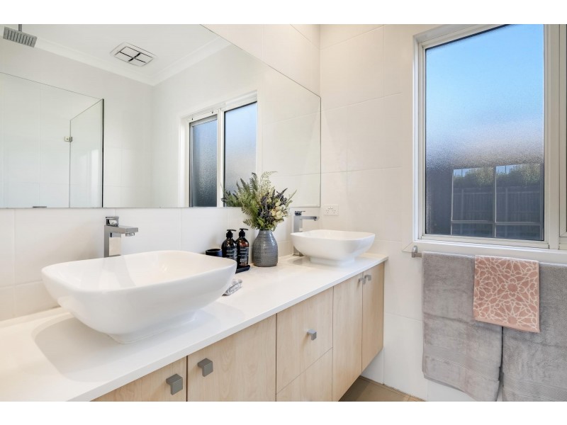 5 Leslie Dwyer Street, Forde ACT 2914