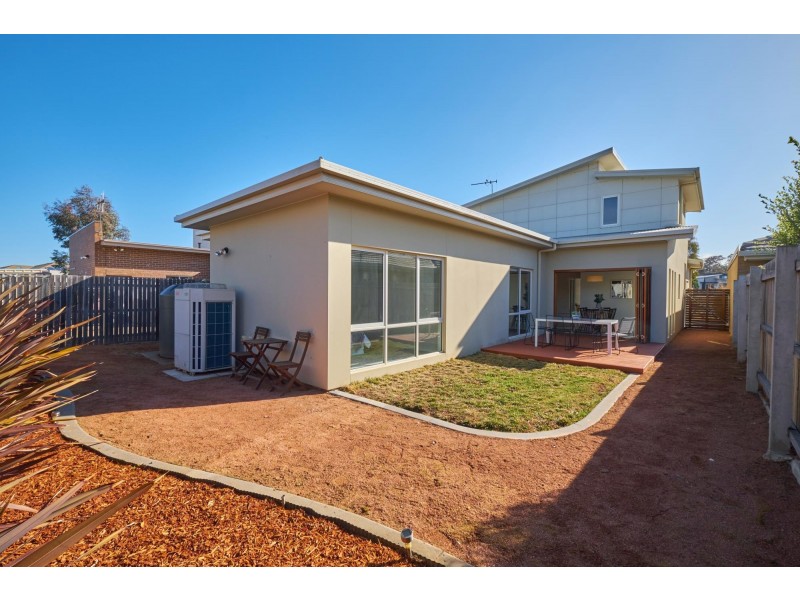 5 Leslie Dwyer Street, Forde ACT 2914