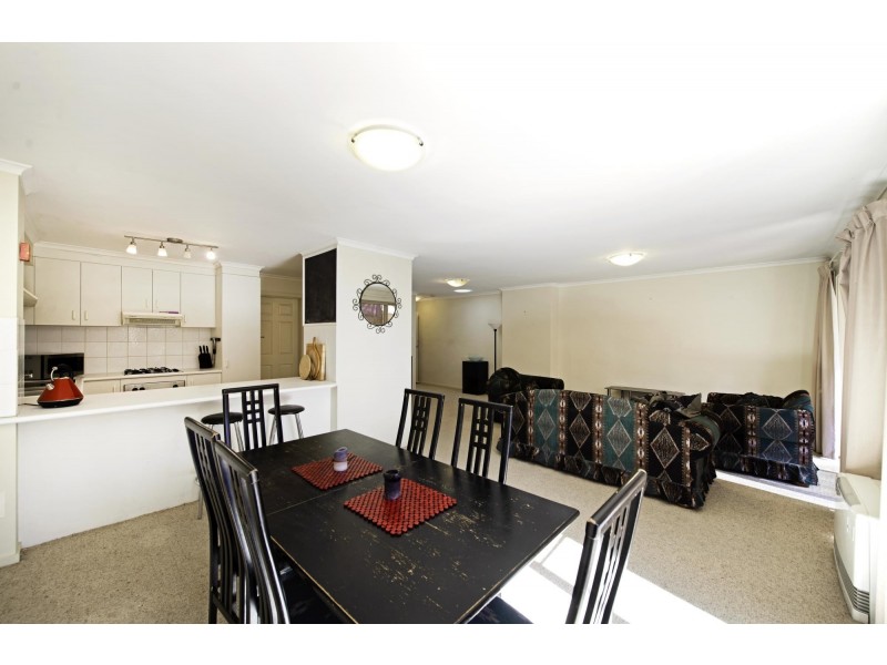 8/25 Aspinall Street, Watson ACT 2602