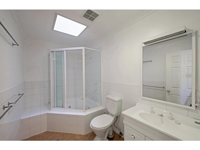 8/25 Aspinall Street, Watson ACT 2602