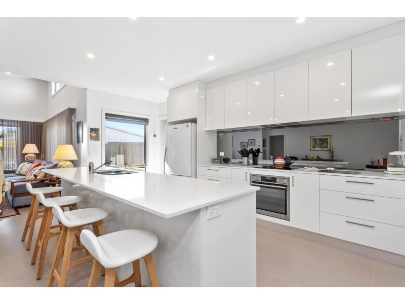 124 Langtree Crescent, Crace ACT 2911