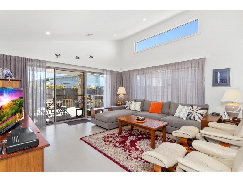 124 Langtree Crescent, Crace ACT 2911