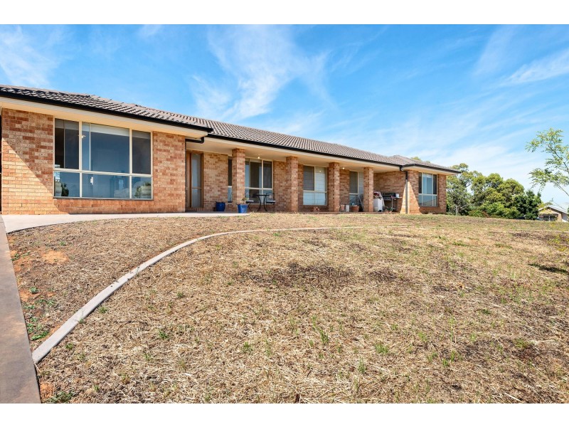 1 Clifton Place, Yass NSW 2582