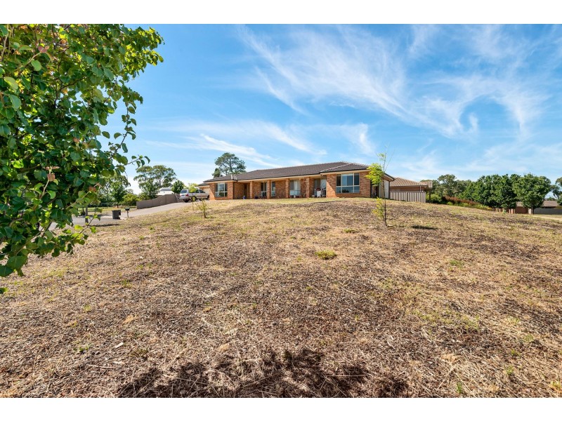 1 Clifton Place, Yass NSW 2582