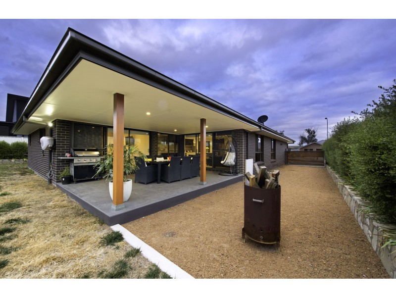 26 Colls Close, Yass NSW 2582
