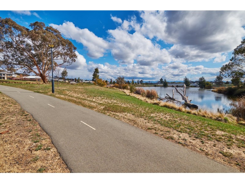 16 Laird Crescent, Forde ACT 2914