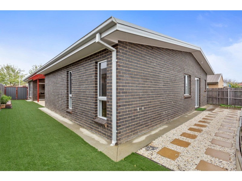 5 Outhwaite Street, Franklin ACT 2913
