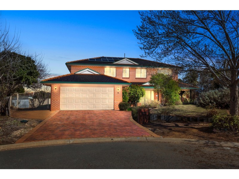 8 Barn Place, Palmerston ACT 2913