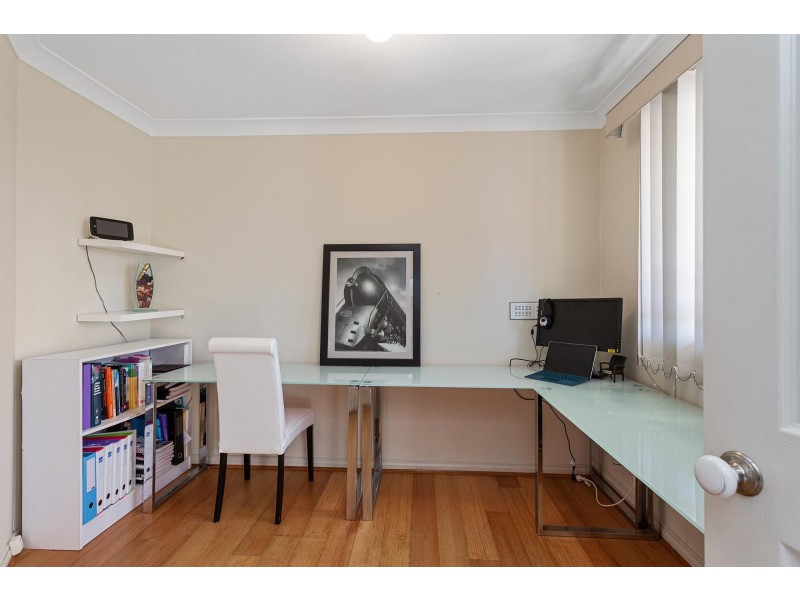 8 Barn Place, Palmerston ACT 2913