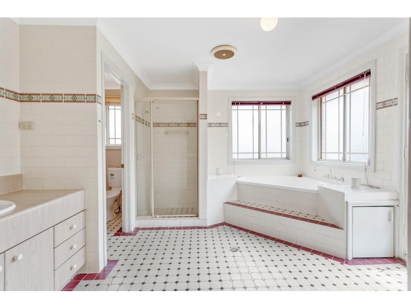 8 Barn Place, Palmerston ACT 2913