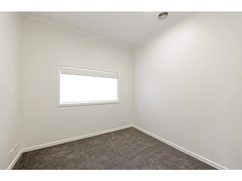 24 Cooley Crescent, Casey ACT 2913