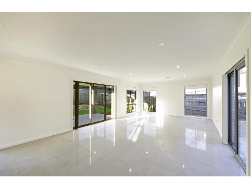 24 Cooley Crescent, Casey ACT 2913