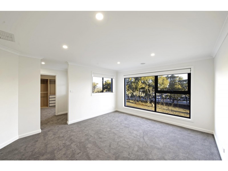 24 Cooley Crescent, Casey ACT 2913