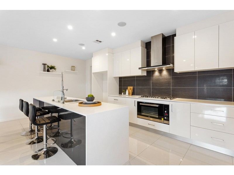 98 Greg Urwin Circuit, Casey ACT 2913