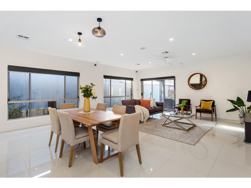 98 Greg Urwin Circuit, Casey ACT 2913