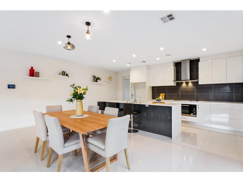 98 Greg Urwin Circuit, Casey ACT 2913