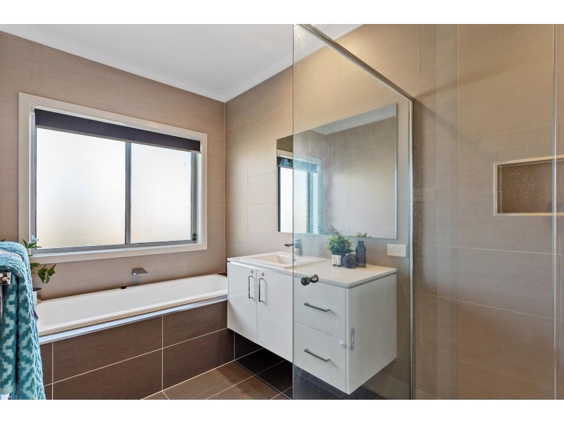 98 Greg Urwin Circuit, Casey ACT 2913