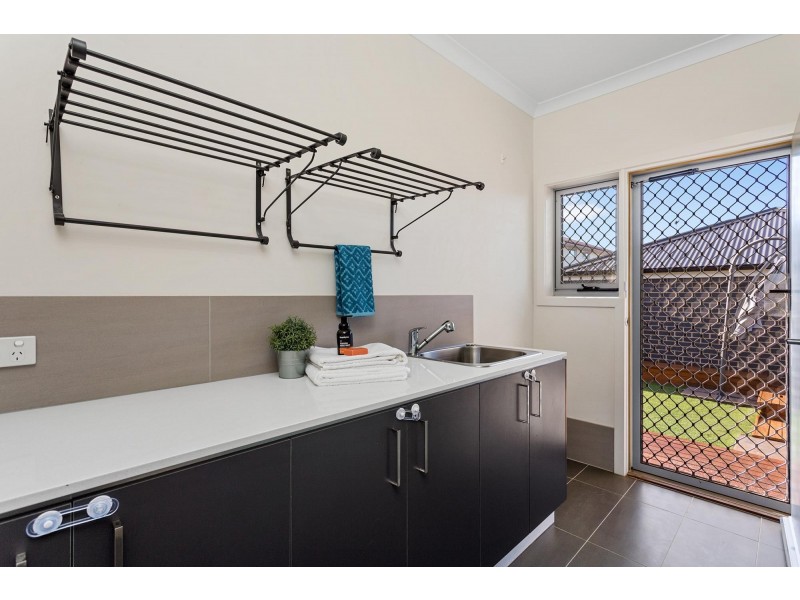 98 Greg Urwin Circuit, Casey ACT 2913