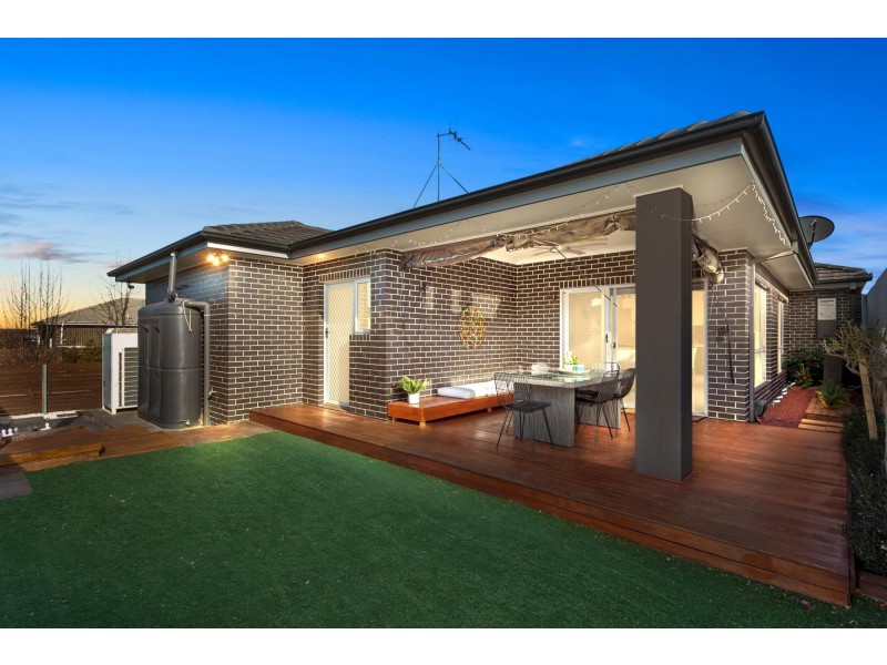 98 Greg Urwin Circuit, Casey ACT 2913