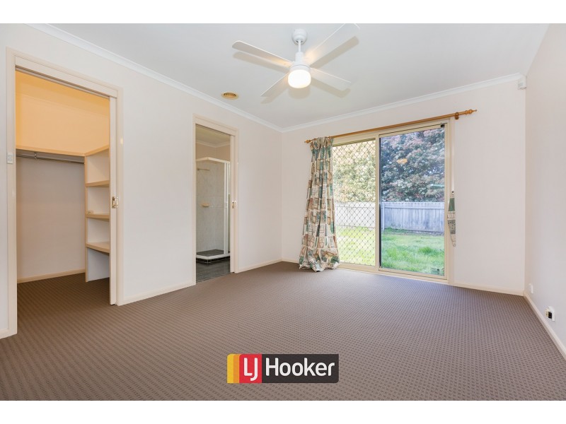 14 Dacomb Place, Dunlop ACT 2615
