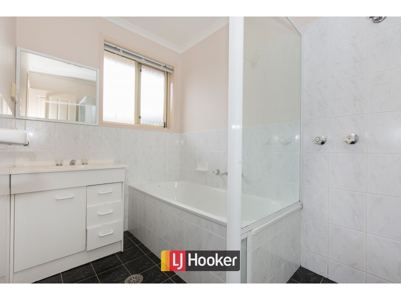 14 Dacomb Place, Dunlop ACT 2615