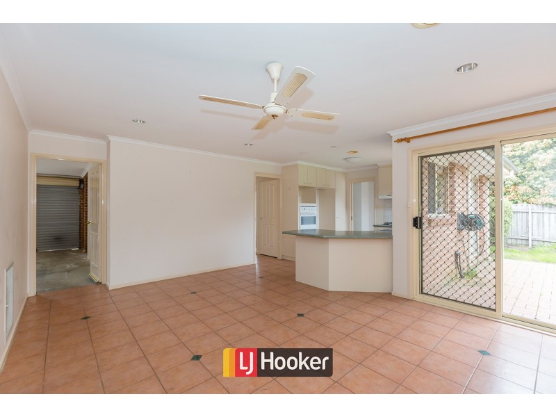 14 Dacomb Place, Dunlop ACT 2615
