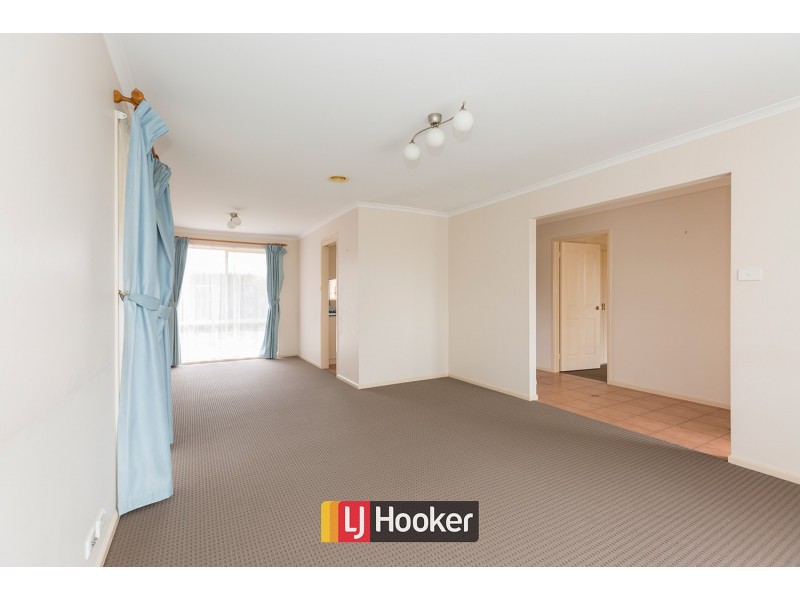 14 Dacomb Place, Dunlop ACT 2615