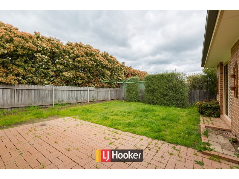 14 Dacomb Place, Dunlop ACT 2615