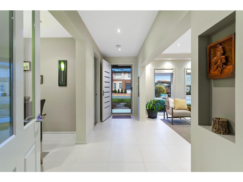 11 Doris Turner Street, Forde ACT 2914