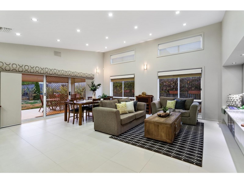 11 Doris Turner Street, Forde ACT 2914