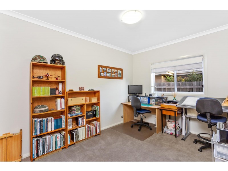 11 Doris Turner Street, Forde ACT 2914