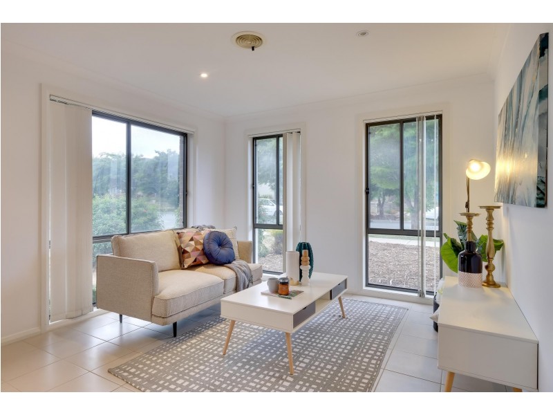 14 Poyitt Street, Franklin ACT 2913