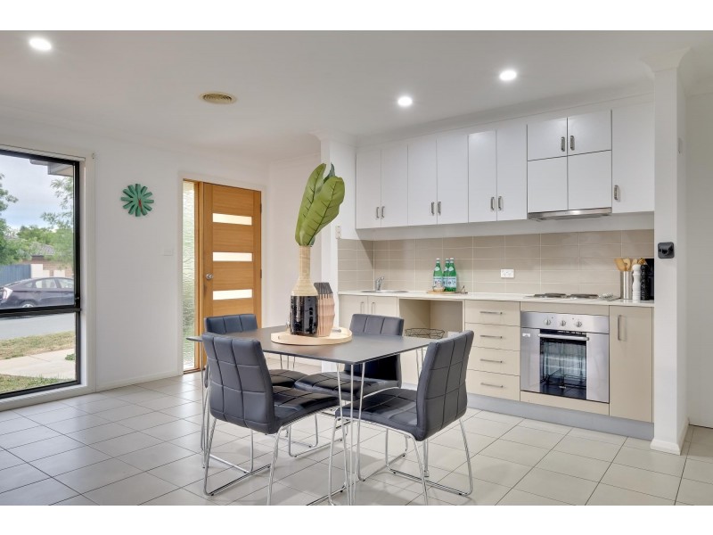 14 Poyitt Street, Franklin ACT 2913