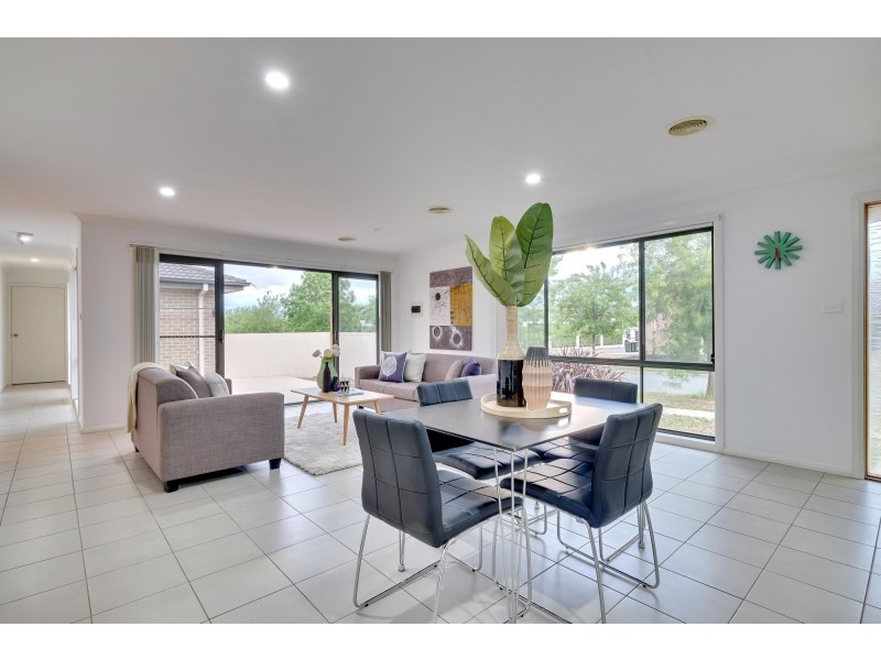 14 Poyitt Street, Franklin ACT 2913