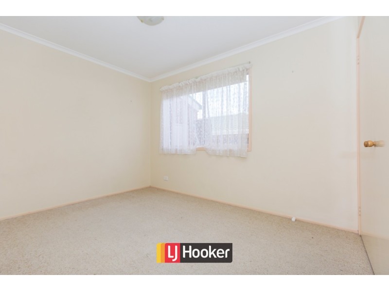 8 Leonard Close, Dunlop ACT 2615