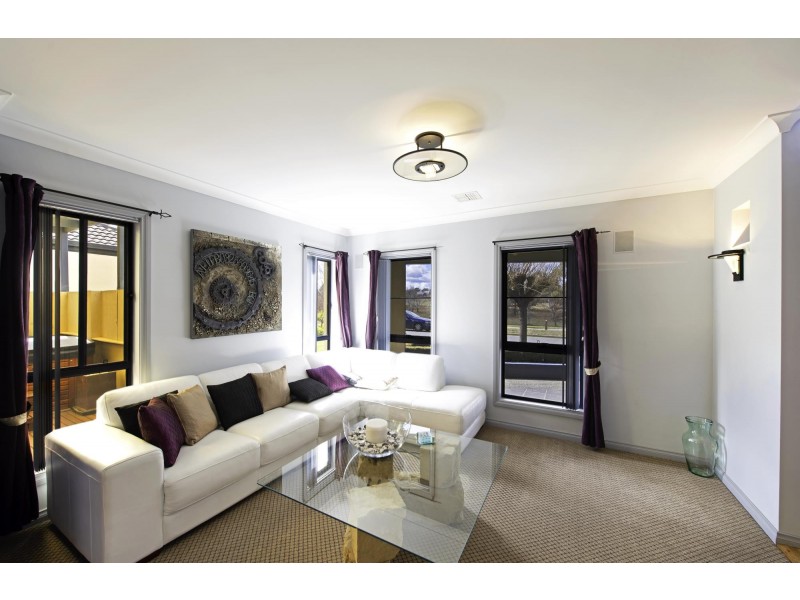 39 Benaroon Circuit, Amaroo ACT 2914