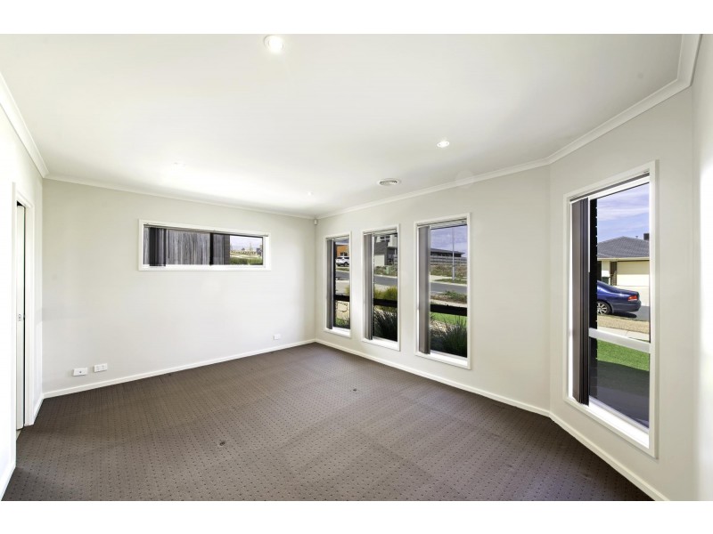 9 Peter Coppin Street, Bonner ACT 2914