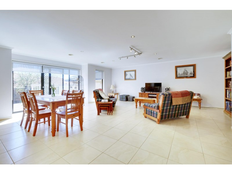 2/21 Tea Gardens, Gungahlin ACT 2912