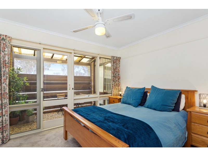 33 Southwell Street, Weetangera ACT 2614
