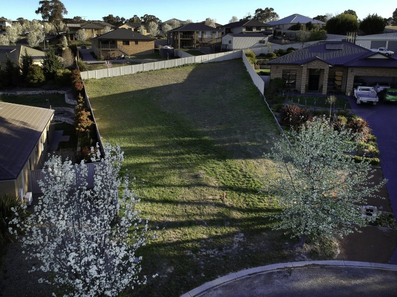 8 Wilson Place, Yass NSW 2582