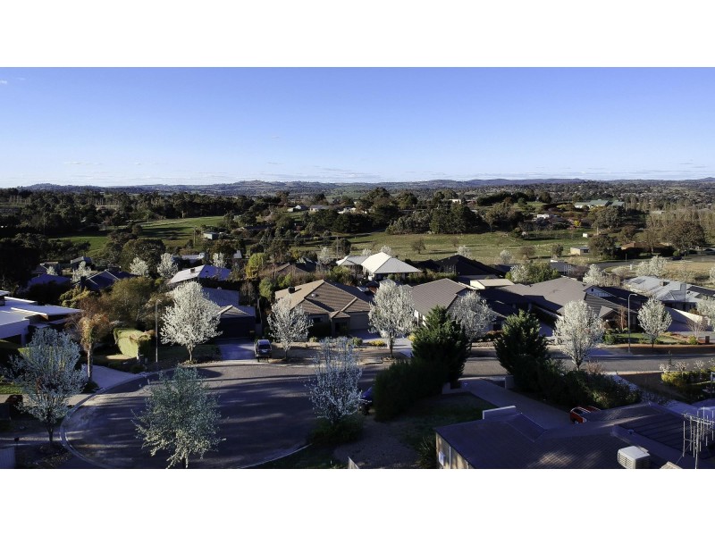 8 Wilson Place, Yass NSW 2582