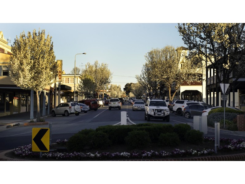 8 Wilson Place, Yass NSW 2582