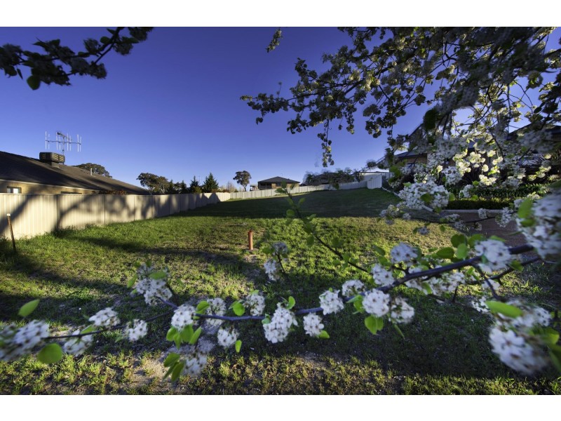 8 Wilson Place, Yass NSW 2582