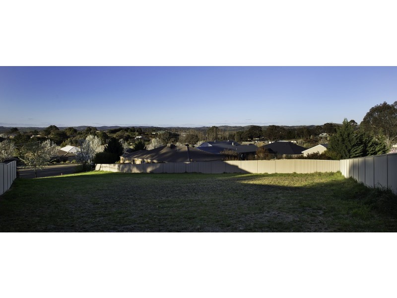 8 Wilson Place, Yass NSW 2582